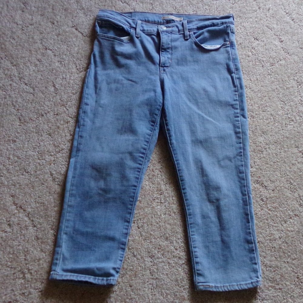 Levi's 311 Shaping Skinny Capri Light Wash